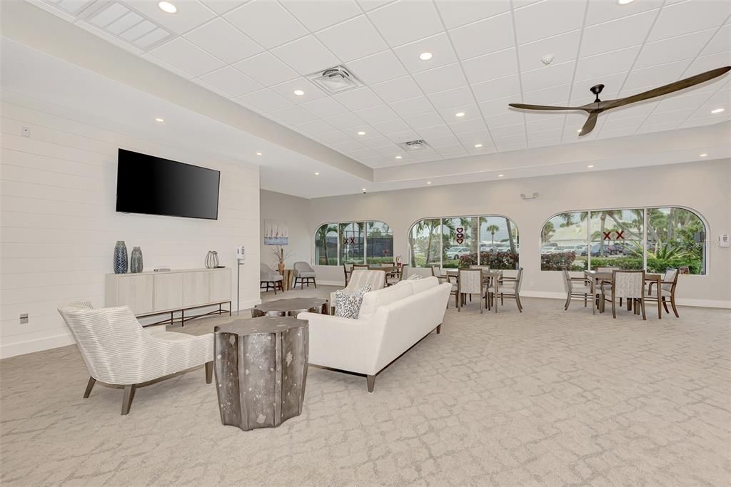 合同活跃: $719,900 (3 贝兹, 2 浴室, 2365 平方英尺)