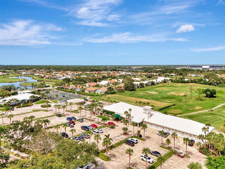 合同活跃: $719,900 (3 贝兹, 2 浴室, 2365 平方英尺)