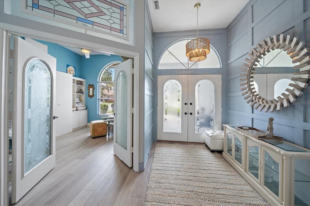 合同活跃: $719,900 (3 贝兹, 2 浴室, 2365 平方英尺)