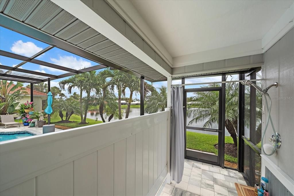 合同活跃: $719,900 (3 贝兹, 2 浴室, 2365 平方英尺)