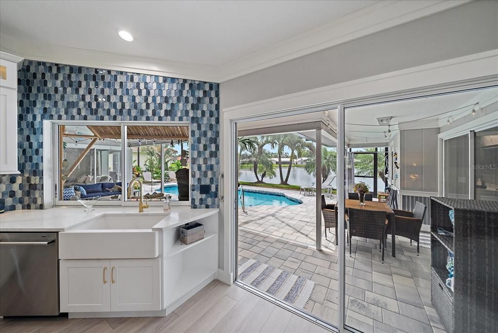 合同活跃: $719,900 (3 贝兹, 2 浴室, 2365 平方英尺)