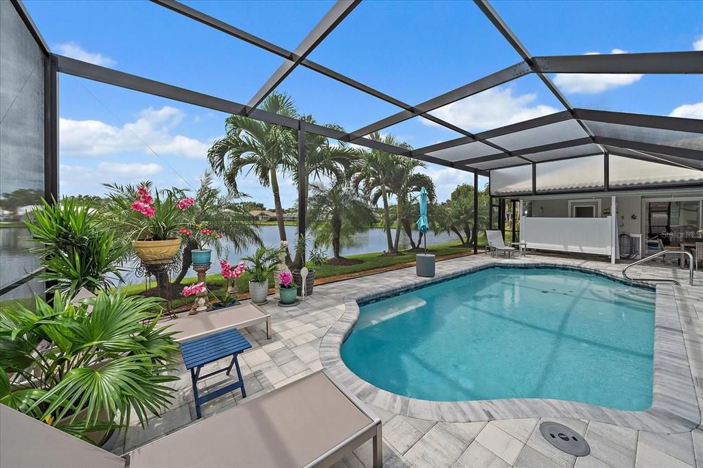 合同活跃: $719,900 (3 贝兹, 2 浴室, 2365 平方英尺)