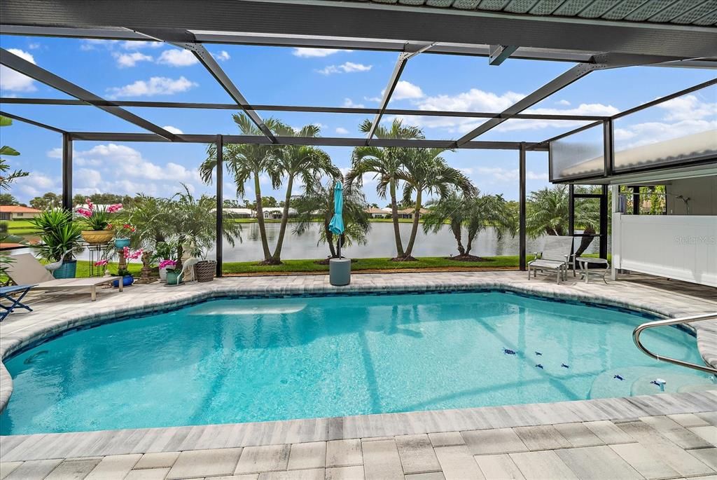 合同活跃: $719,900 (3 贝兹, 2 浴室, 2365 平方英尺)