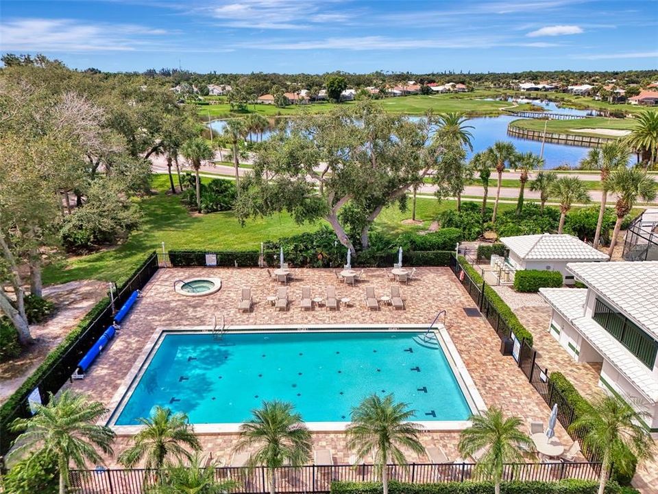 合同活跃: $719,900 (3 贝兹, 2 浴室, 2365 平方英尺)