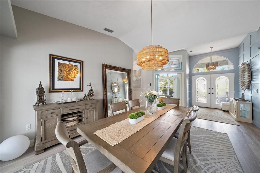 合同活跃: $719,900 (3 贝兹, 2 浴室, 2365 平方英尺)