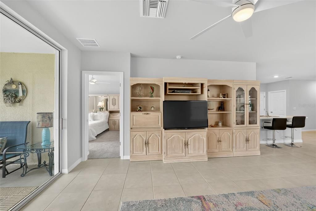 Под контрактом: $309,000 (2 спален, 2 ванн, 1516 Квадратных фут)