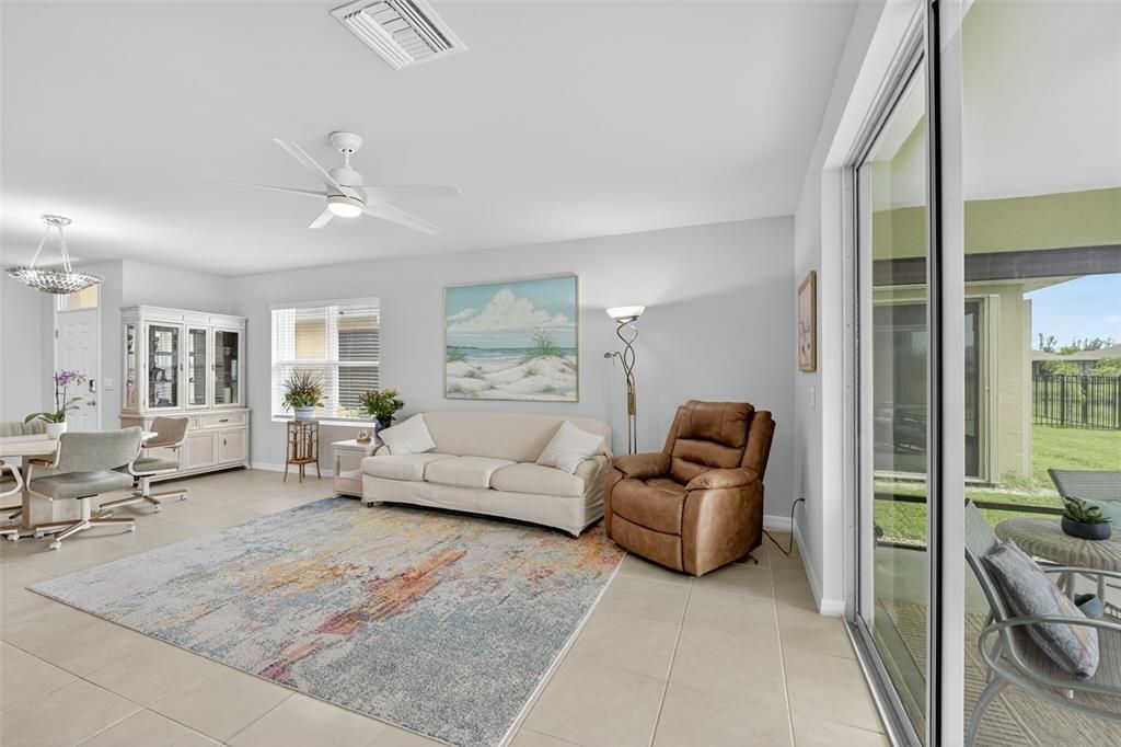 Под контрактом: $309,000 (2 спален, 2 ванн, 1516 Квадратных фут)