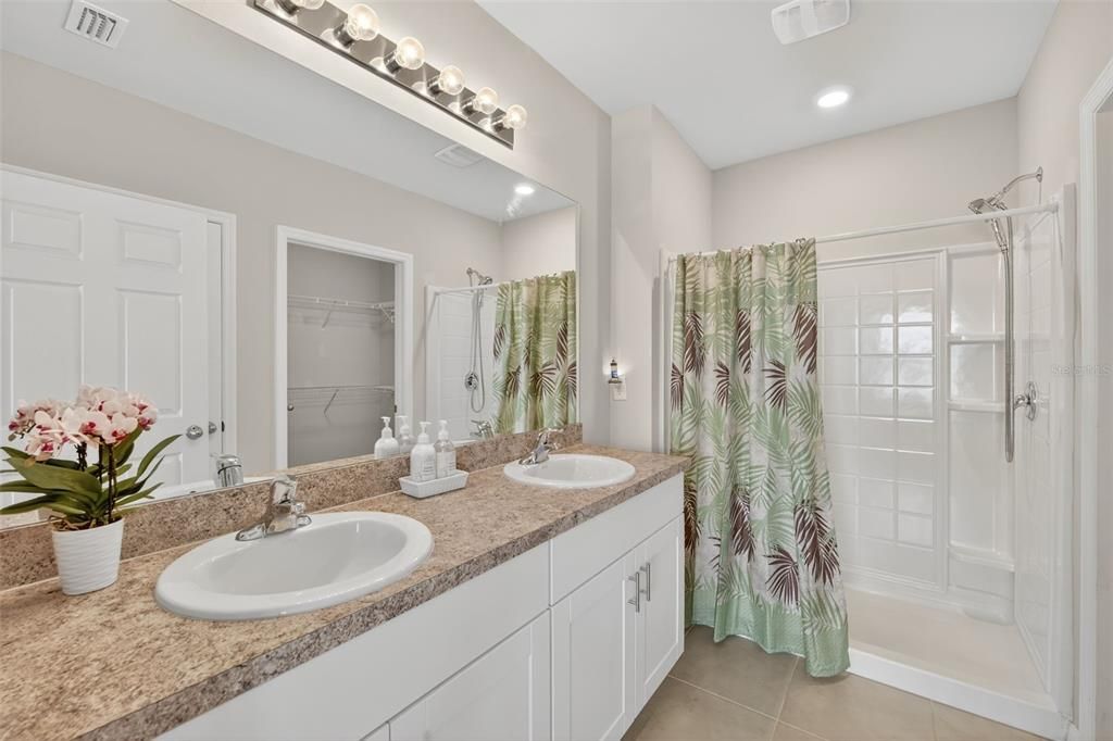 Под контрактом: $309,000 (2 спален, 2 ванн, 1516 Квадратных фут)