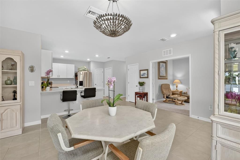 Под контрактом: $309,000 (2 спален, 2 ванн, 1516 Квадратных фут)