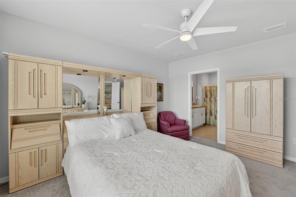 Под контрактом: $309,000 (2 спален, 2 ванн, 1516 Квадратных фут)