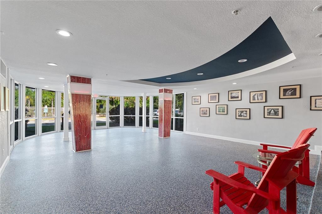 出租: $1,400 (1 贝兹, 1 浴室, 708 平方英尺)