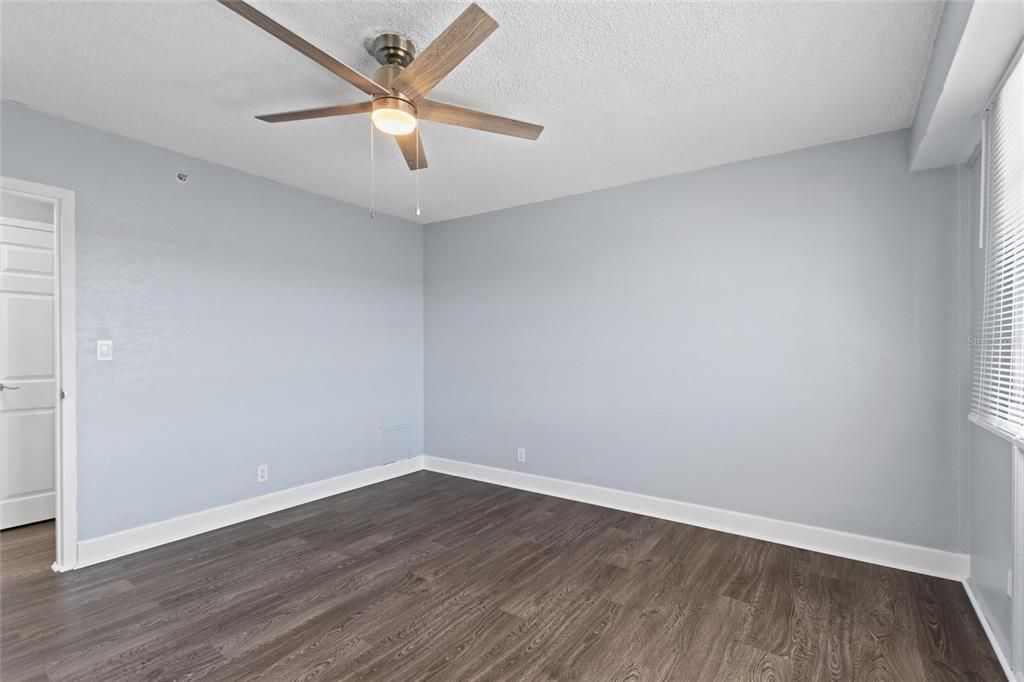 出租: $1,400 (1 贝兹, 1 浴室, 708 平方英尺)