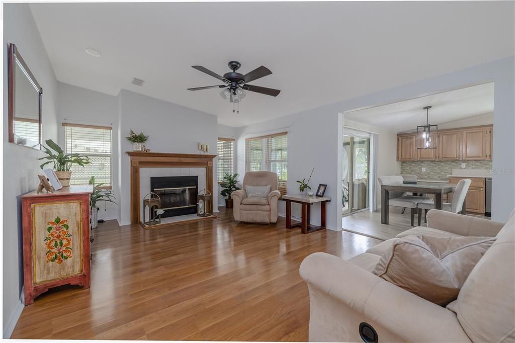 Active With Contract: $319,999 (3 beds, 2 baths, 2102 Square Feet)