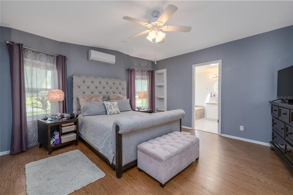 Active With Contract: $319,999 (3 beds, 2 baths, 2102 Square Feet)