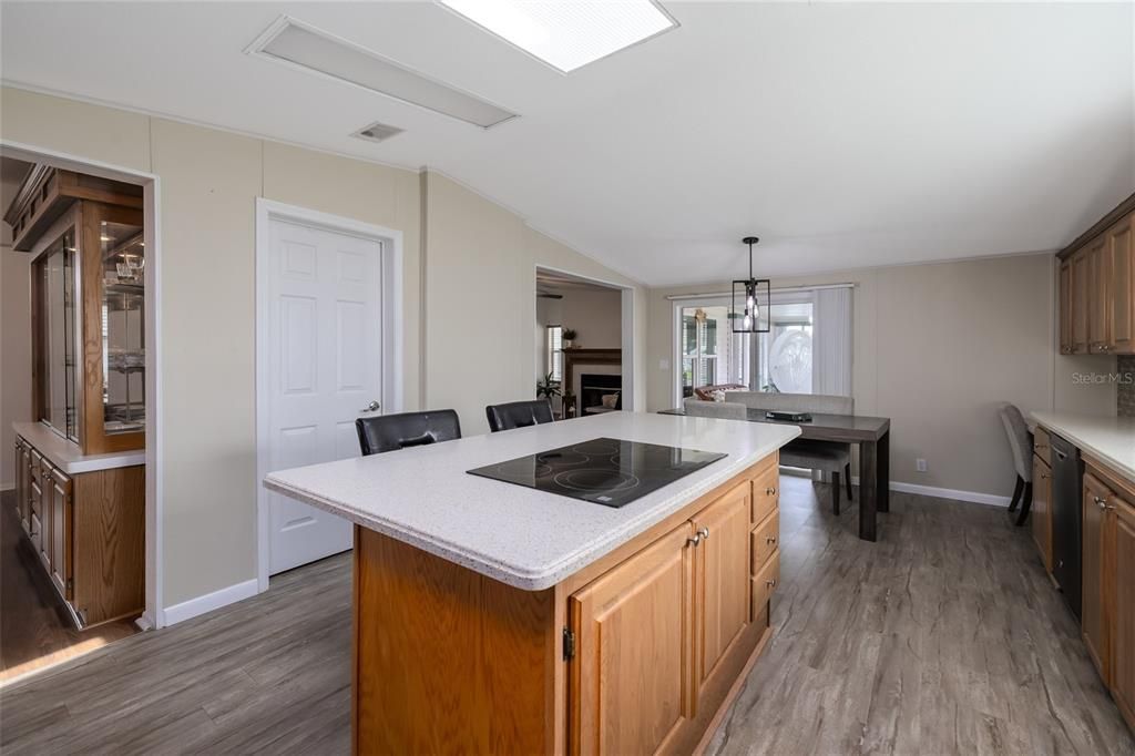 Active With Contract: $319,999 (3 beds, 2 baths, 2102 Square Feet)