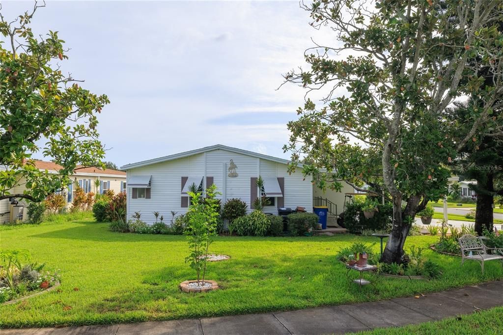 Active With Contract: $319,999 (3 beds, 2 baths, 2102 Square Feet)