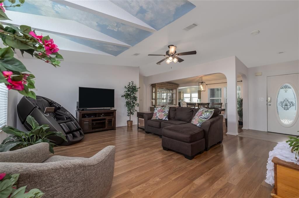 Active With Contract: $319,999 (3 beds, 2 baths, 2102 Square Feet)