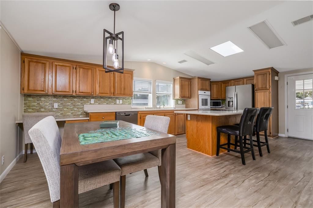 Active With Contract: $319,999 (3 beds, 2 baths, 2102 Square Feet)