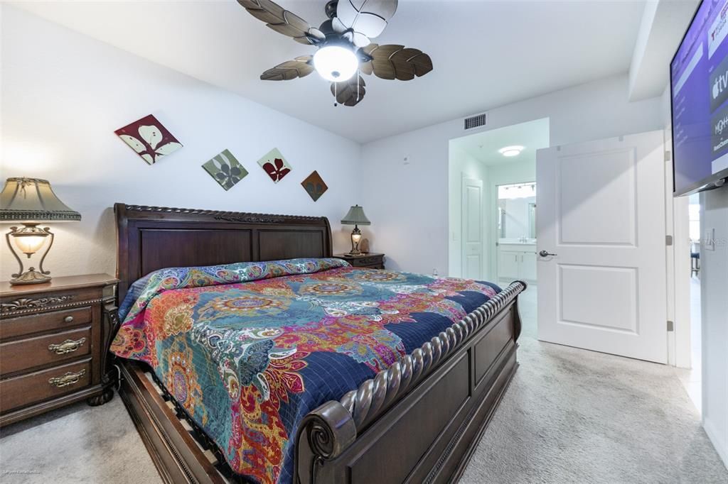 For Rent: $3,500 (2 beds, 2 baths, 1198 Square Feet)