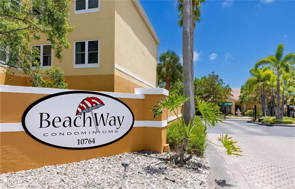 Active With Contract: $263,500 (2 beds, 2 baths, 986 Square Feet)