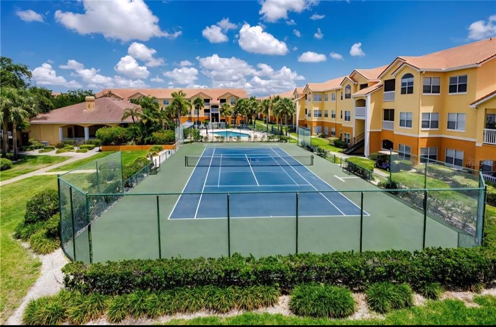 Active With Contract: $263,500 (2 beds, 2 baths, 986 Square Feet)