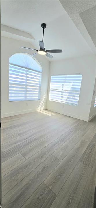 Active With Contract: $263,500 (2 beds, 2 baths, 986 Square Feet)