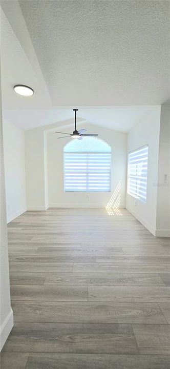 Active With Contract: $263,500 (2 beds, 2 baths, 986 Square Feet)