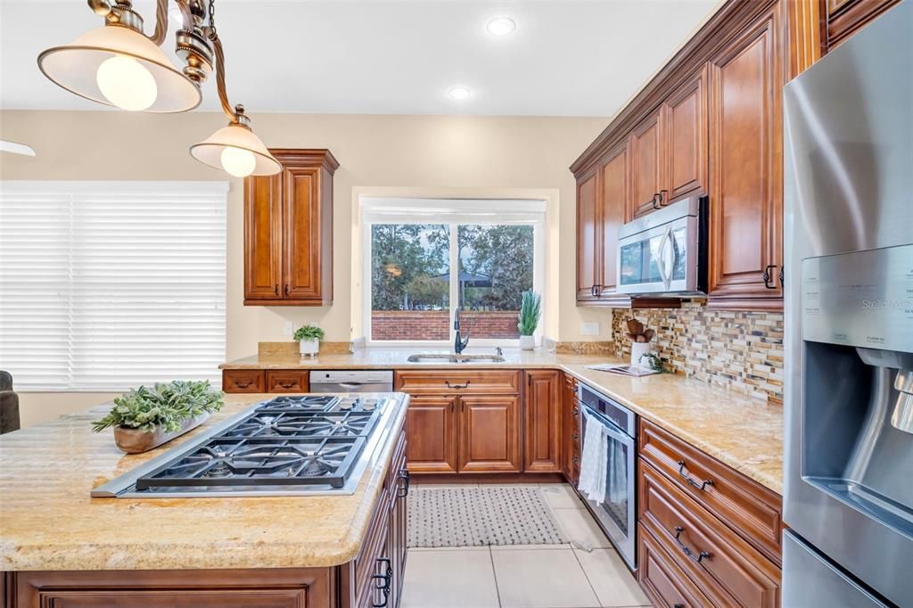 Под контрактом: $675,000 (4 спален, 3 ванн, 2663 Квадратных фут)