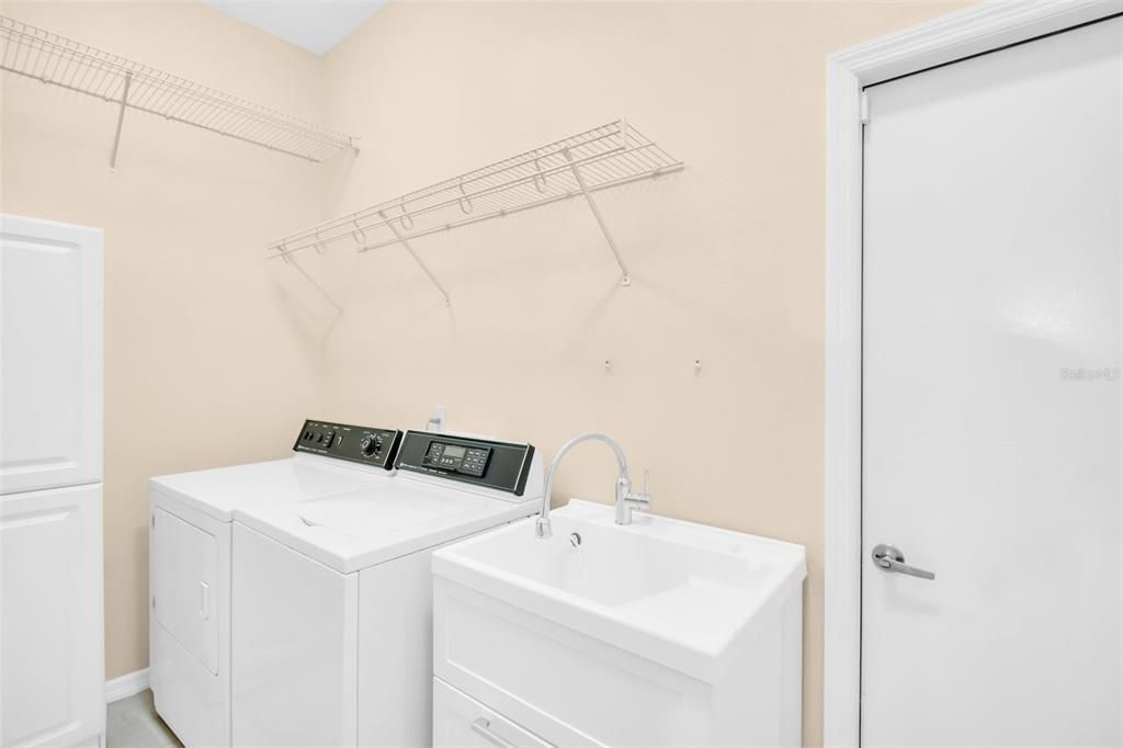 Под контрактом: $675,000 (4 спален, 3 ванн, 2663 Квадратных фут)