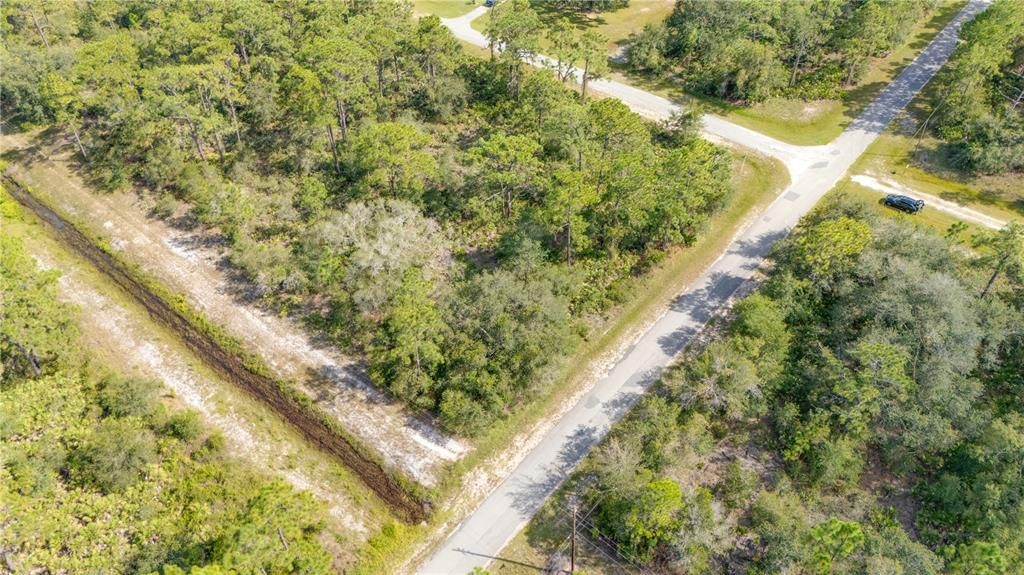 На продажу: $28,000 (0.55 acres)