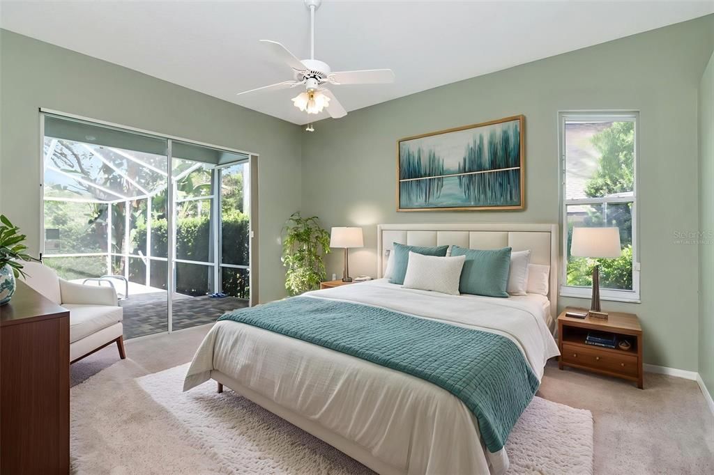 合同活跃: $770,000 (4 贝兹, 2 浴室, 2412 平方英尺)