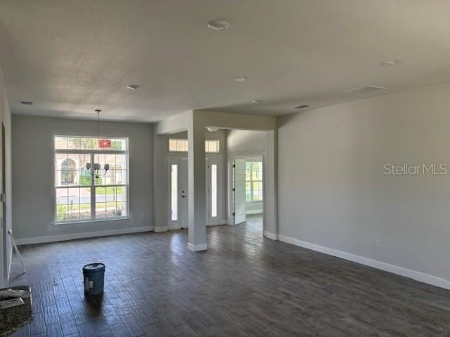 En Venta: $382,250 (4 camas, 3 baños, 2265 Pies cuadrados)