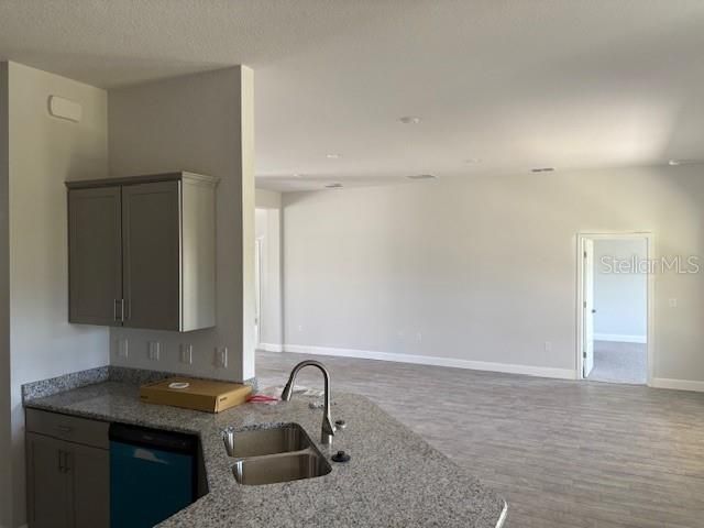 En Venta: $382,250 (4 camas, 3 baños, 2265 Pies cuadrados)