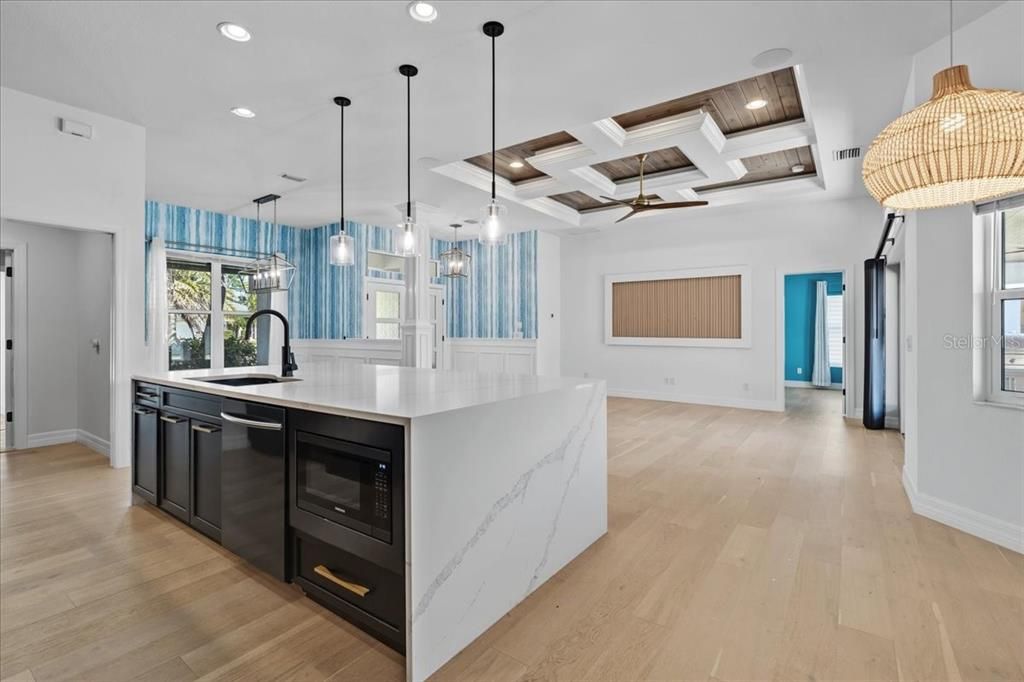 For Sale: $899,000 (3 beds, 2 baths, 2286 Square Feet)