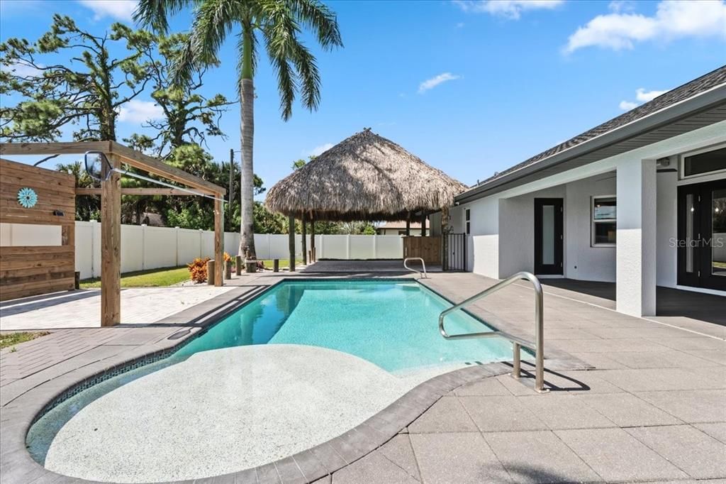 For Sale: $899,000 (3 beds, 2 baths, 2286 Square Feet)