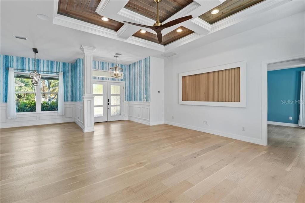 For Sale: $899,000 (3 beds, 2 baths, 2286 Square Feet)