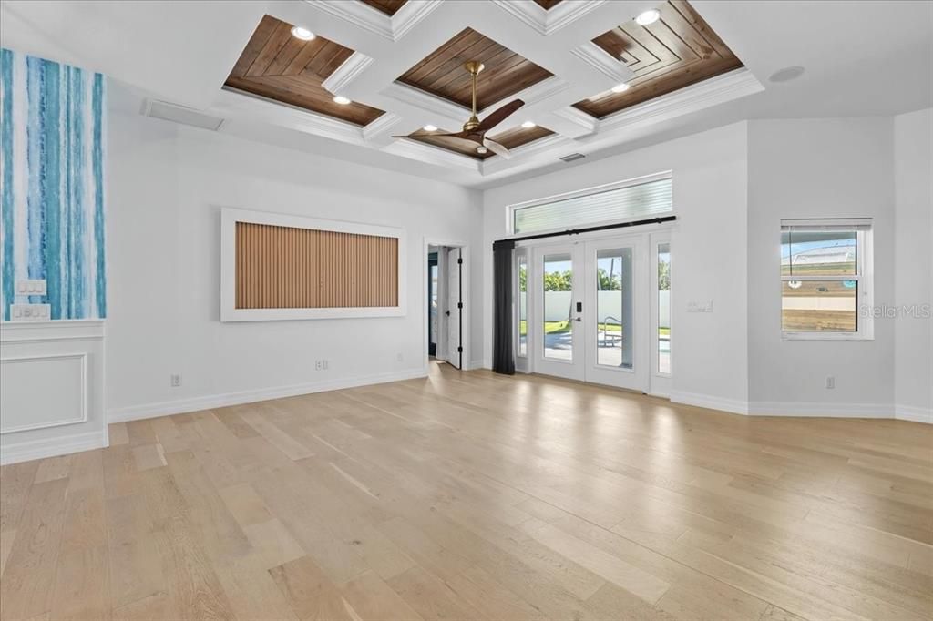 For Sale: $899,000 (3 beds, 2 baths, 2286 Square Feet)