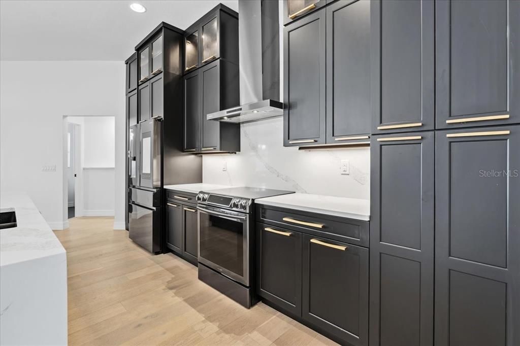 For Sale: $899,000 (3 beds, 2 baths, 2286 Square Feet)