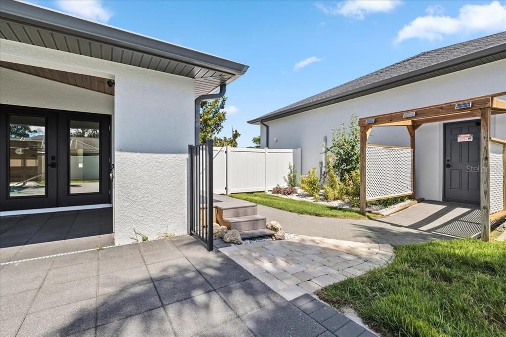 For Sale: $899,000 (3 beds, 2 baths, 2286 Square Feet)