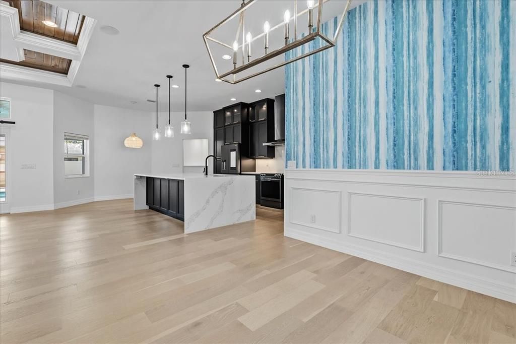 For Sale: $899,000 (3 beds, 2 baths, 2286 Square Feet)