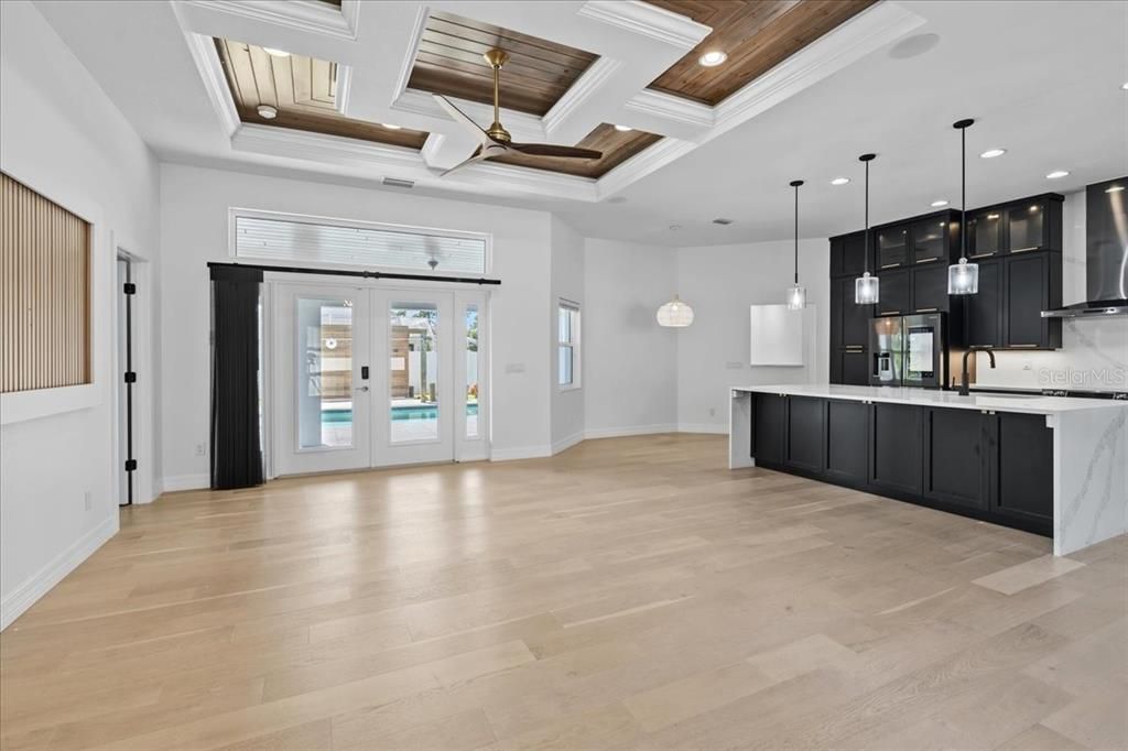 For Sale: $899,000 (3 beds, 2 baths, 2286 Square Feet)