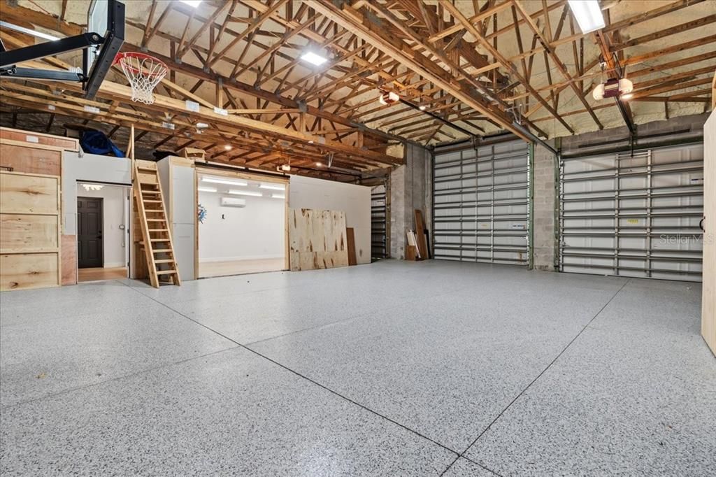 For Sale: $899,000 (3 beds, 2 baths, 2286 Square Feet)