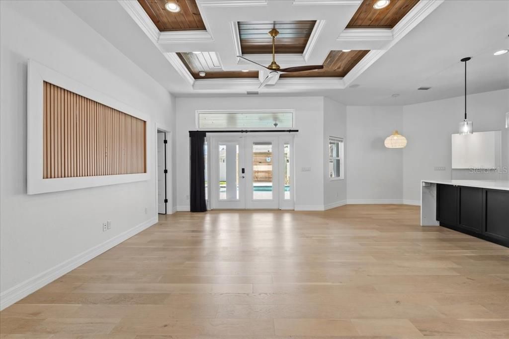 For Sale: $899,000 (3 beds, 2 baths, 2286 Square Feet)