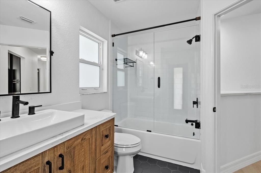 For Sale: $899,000 (3 beds, 2 baths, 2286 Square Feet)