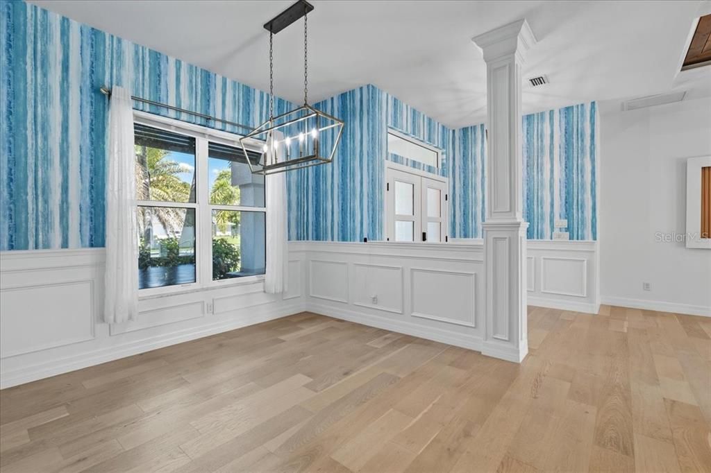 For Sale: $899,000 (3 beds, 2 baths, 2286 Square Feet)