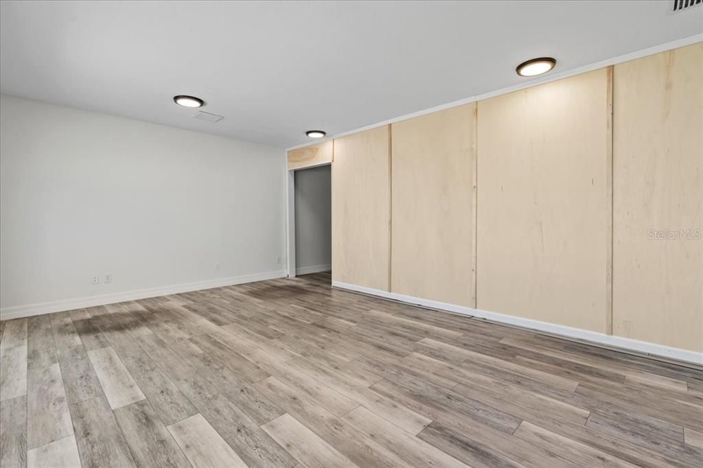 For Sale: $899,000 (3 beds, 2 baths, 2286 Square Feet)