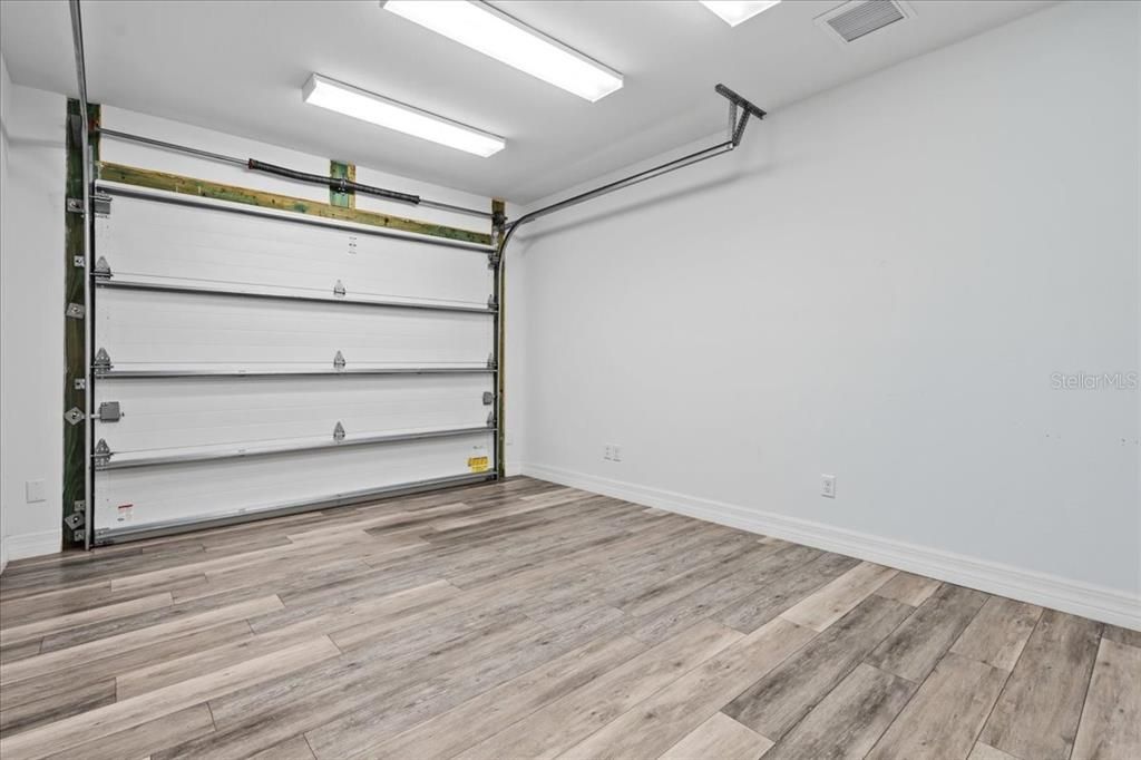 For Sale: $899,000 (3 beds, 2 baths, 2286 Square Feet)