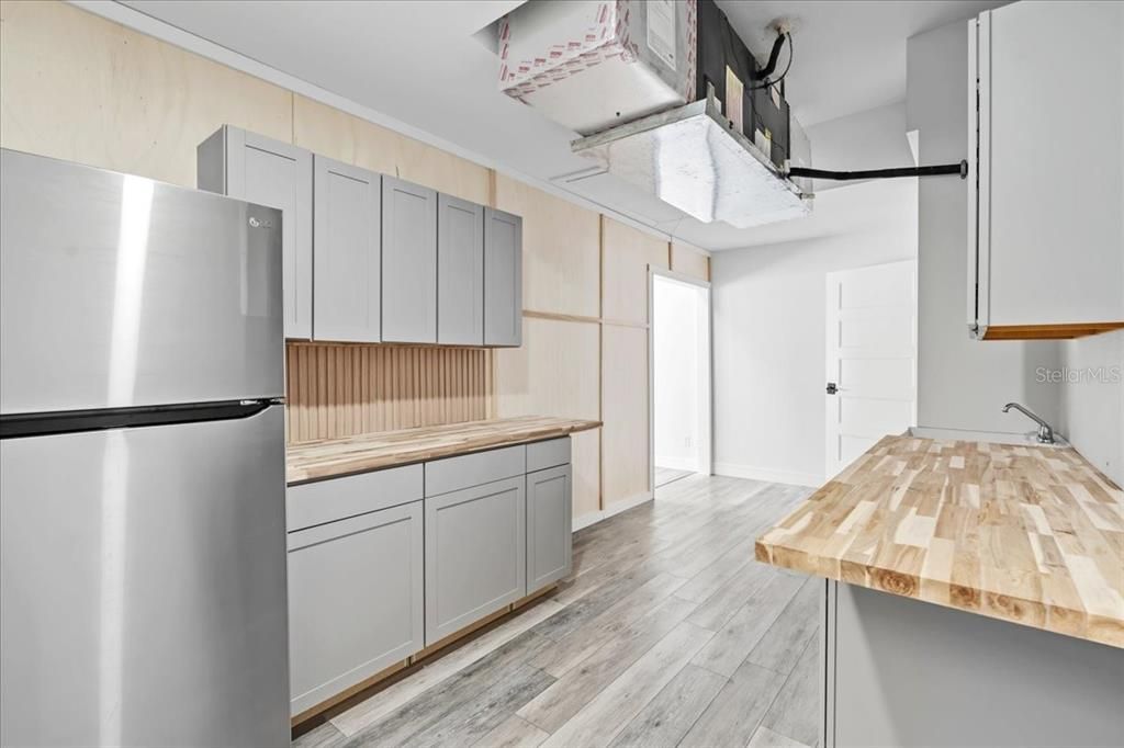 For Sale: $899,000 (3 beds, 2 baths, 2286 Square Feet)