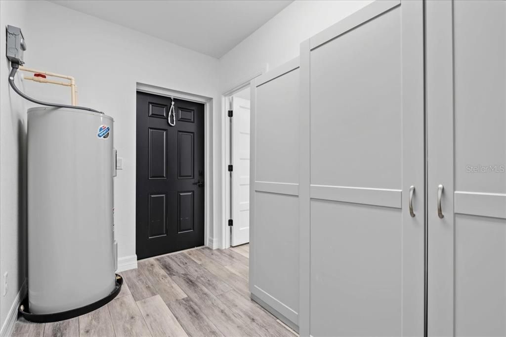 For Sale: $899,000 (3 beds, 2 baths, 2286 Square Feet)