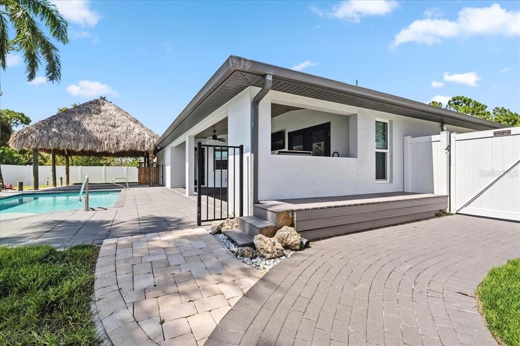 For Sale: $899,000 (3 beds, 2 baths, 2286 Square Feet)